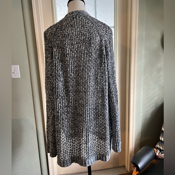 Splendid size M open loose weave open cardigan. NWT. Side slit for movement. - Picture 4 of 9